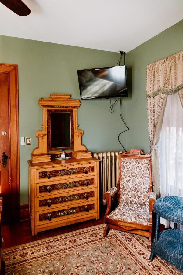 1897 Beekman House Bed And Breakfast Dundee エクステリア 写真