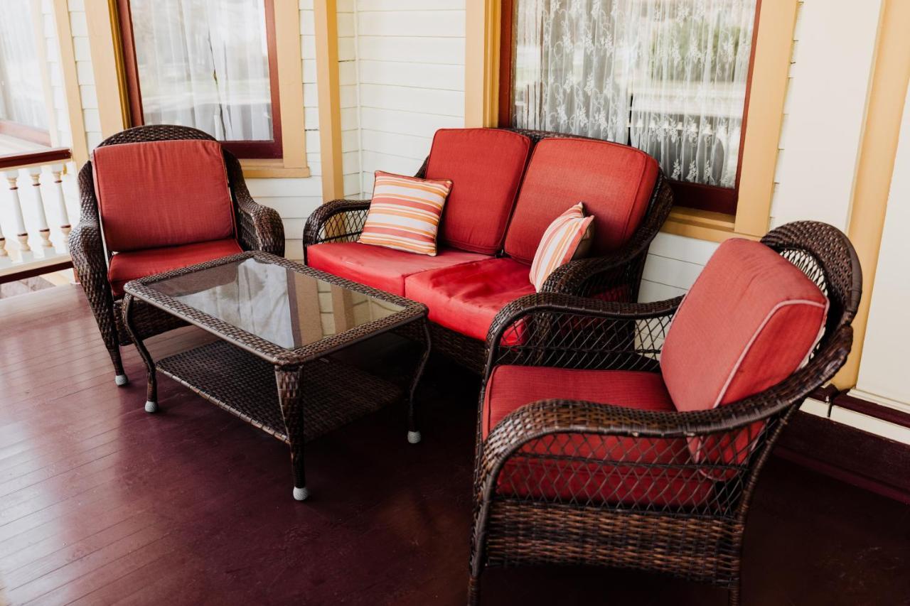 1897 Beekman House Bed And Breakfast Dundee エクステリア 写真